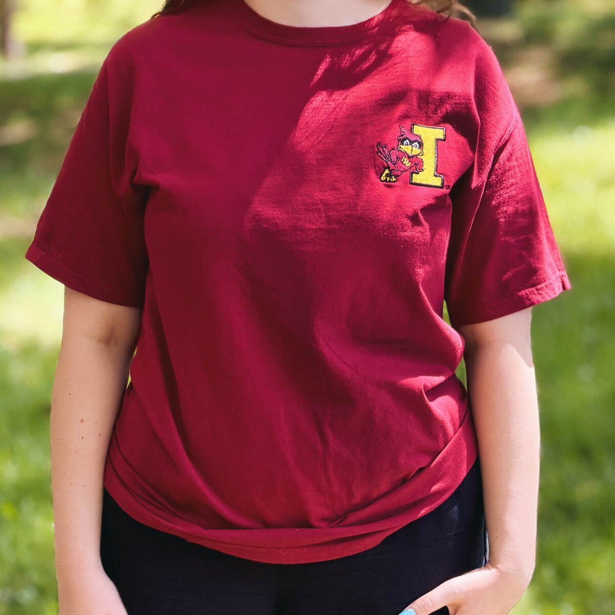 Comfort Wash Leaning Cy Cardinal Short Sleeve T-Shirt design close up